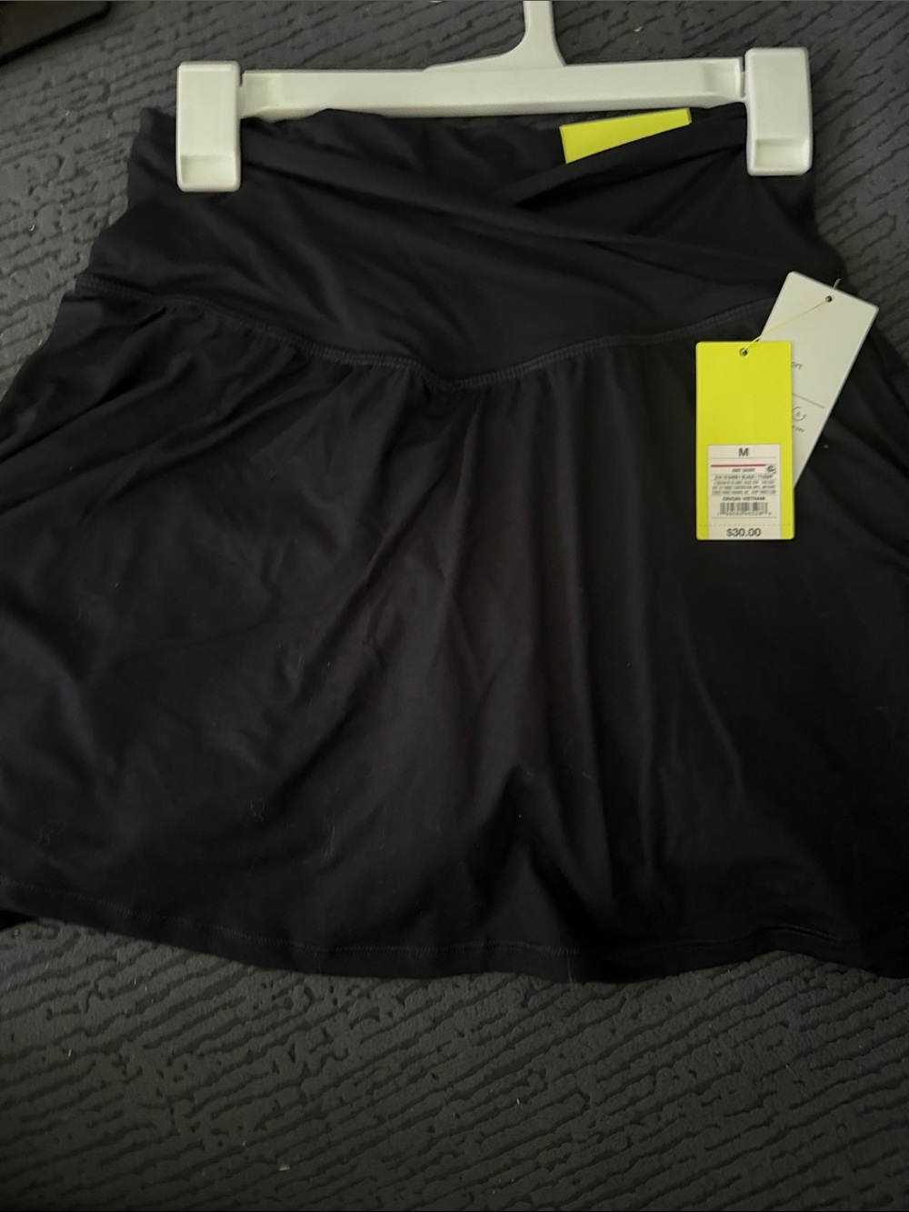 all in motion Black Skort with Neon Yellow Tag Size Medium bnwt